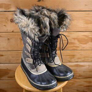 Sorel Joan Of Arctic Waterproof Pac Boots in Gray. W8 / EU40